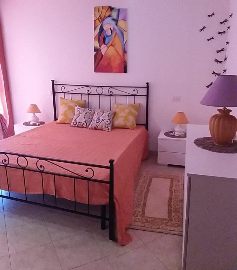 Casa Vacanze Antonella Pula A 750Mt Dal Centro. Exteriér fotografie